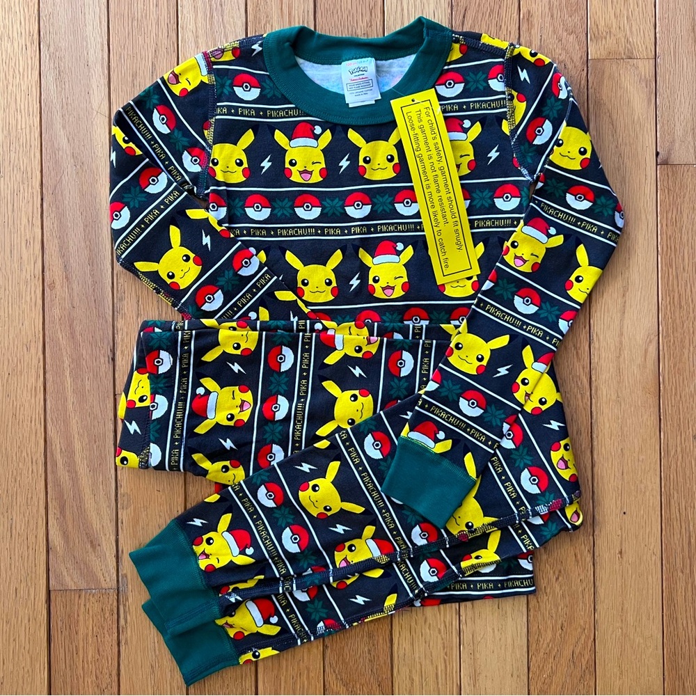 Hanna Andersson Pokémon Pikachu Christmas PJs size 6/7